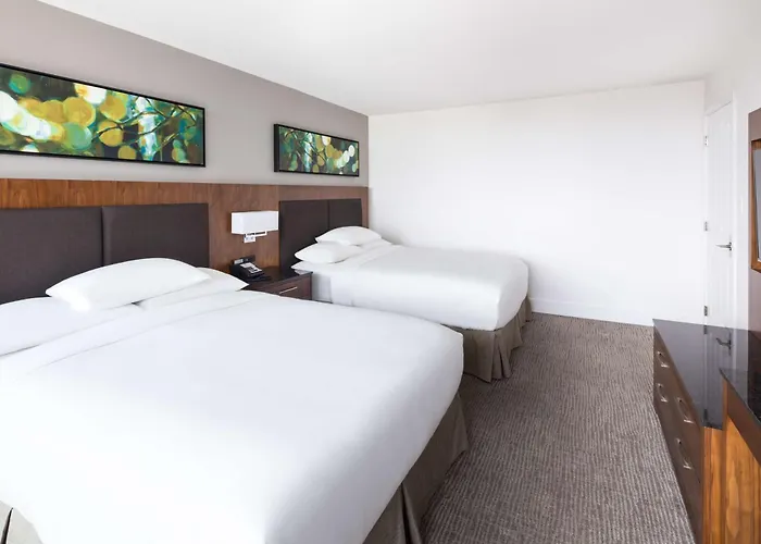 Doubletree By Hilton Hotel & Suites Victoria