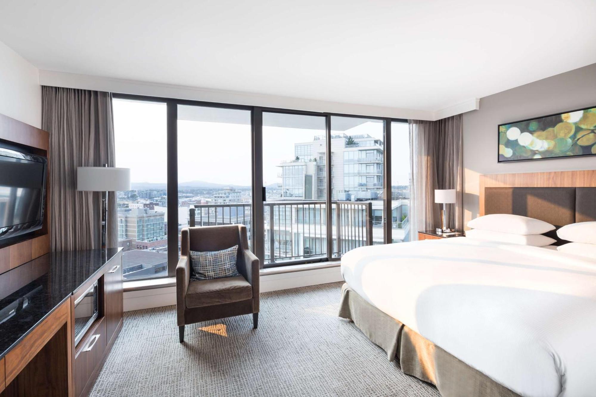Doubletree By Hilton & 4* Victoria